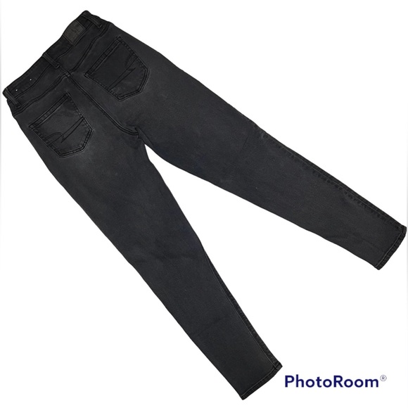 AMERICAN EAGLE MOM JEAN • BLACK FADED DENIM • SIZE 000 • IN GREAT CONDITION - Picture 2 of 11